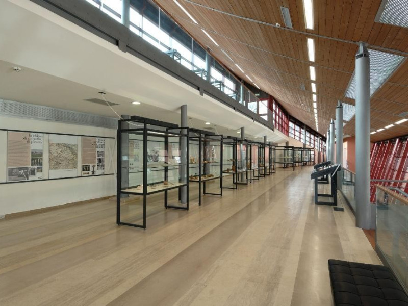 Museo Archeologico Colfiorito (MAC). Sala esp Fedeli, Marcello; jpg; 2126 pixels; 1417 pixels Museo Archeologico Colfiorito (MAC). Sala esp Fedeli, Marcello; jpg; 2126 pixels; 1417 pixels