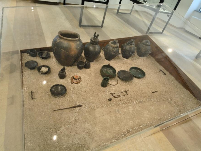 Reperti archeologici. Vi-V sec. a.C. Fedeli, Marcello; jpg; 2126 pixels; 1417 pixels Reperti archeologici. Vi-V sec. a.C. Fedeli, Marcello; jpg; 2126 pixels; 1417 pixels