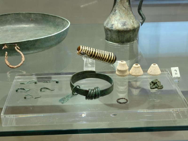 Reperti archeologici. Vi-V sec. a.C. Fedeli, Marcello; jpg; 2126 pixels; 1417 pixels Reperti archeologici. Vi-V sec. a.C. Fedeli, Marcello; jpg; 2126 pixels; 1417 pixels