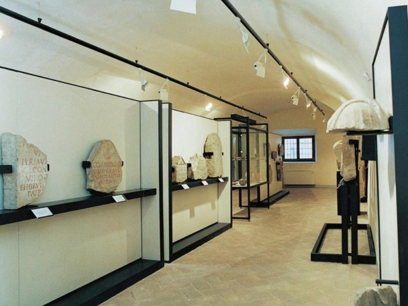 Sala espositiva, seconda sezione Giorgetti, Alessio/ Castignani, Sante; jpg; 768 pixels; 640 pixels