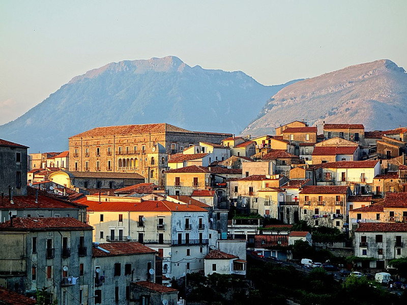 Immagine descrittiva - CC BY-SA Di Velvet - Opera propria, CC BY-SA 3.0, https://commons.wikimedia.org/w/index.php?curid=27593683 Immagine descrittiva - CC BY-SA Di Velvet - Opera propria, CC BY-SA 3.0, https://commons.wikimedia.org/w/index.php?curid=27593683