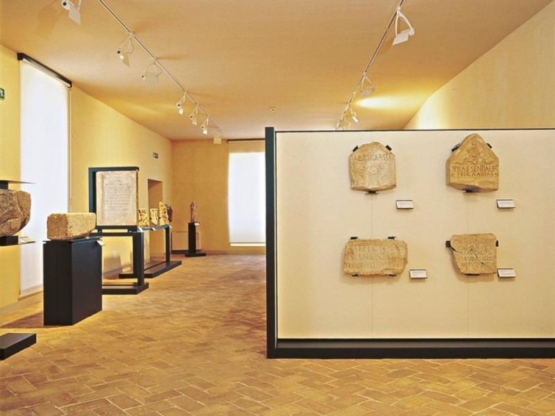 Sala espositiva, seconda sezione Giorgetti, Alessio/ Castignani, Sante; jpg; 768 pixels; 749 pixels