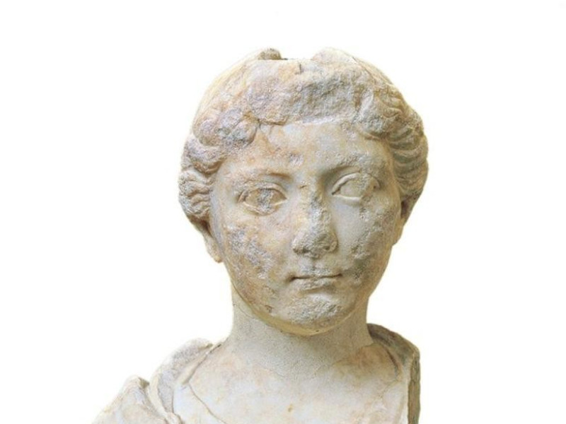Busto di Livia Giorgetti, Alessio/ Castignani, Sante; jpg; 600 pixels; 768 pixels