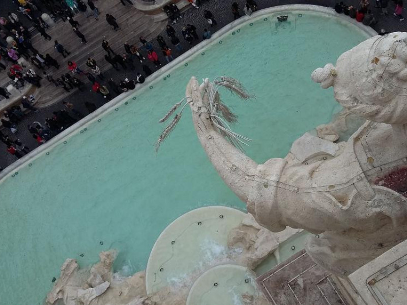 Veduta della Fontana di Trevi da Palazzo Poli Veduta della Fontana di Trevi da Palazzo Poli