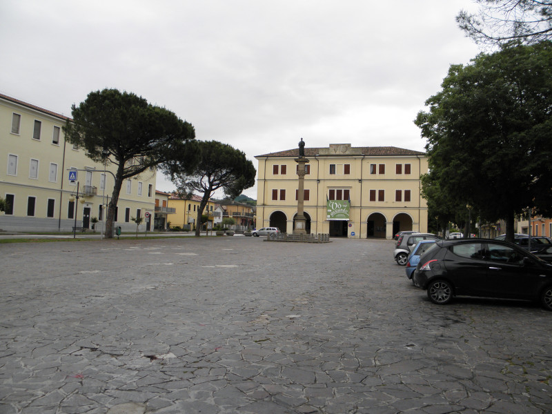 Immagine descrittiva - BY Di Threecharlie - Opera propria, CC BY-SA 4.0, https://commons.wikimedia.org/w/index.php?curid=40452128 Immagine descrittiva - BY Di Threecharlie - Opera propria, CC BY-SA 4.0, https://commons.wikimedia.org/w/index.php?curid=40452128