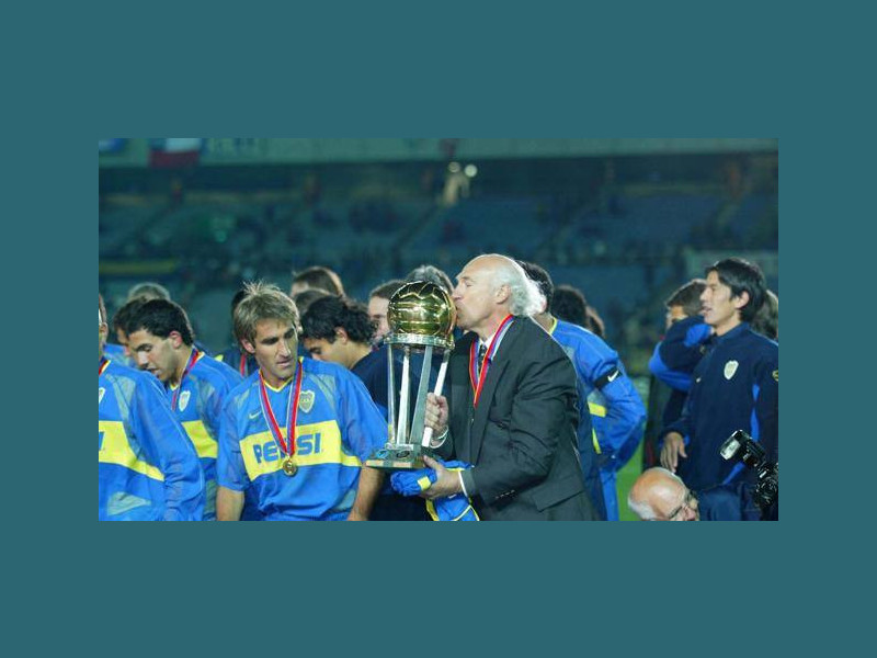 Immagine descrittiva - BY https://www.spaziomilan.it/2017/12/accadde-oggi-coppa-intercontinentale-2003-boca-juniors-milan-4-2/ Immagine descrittiva - BY https://www.spaziomilan.it/2017/12/accadde-oggi-coppa-intercontinentale-2003-boca-juniors-milan-4-2/