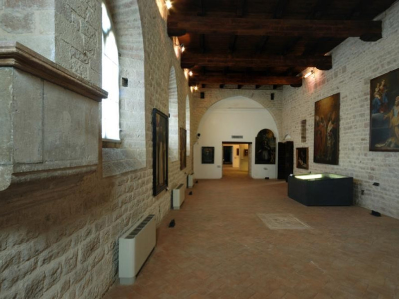 Sala espositiva ; jpg; 929 pixels; 622 pixels