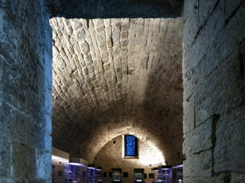 Sala del Capitolo dei canonici Bellu, Sandro; jpg; 622 pixels; 929 pixels