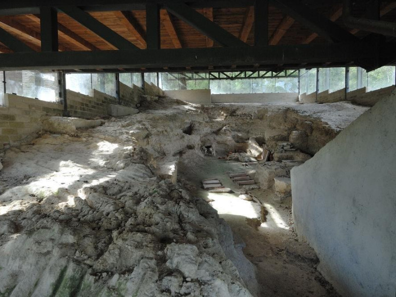 Catacomba di Villa S. Faustino. Scavo archeol Fedeli, Marcello; jpg; 2126 pixels; 1417 pixels Catacomba di Villa S. Faustino. Scavo archeol Fedeli, Marcello; jpg; 2126 pixels; 1417 pixels