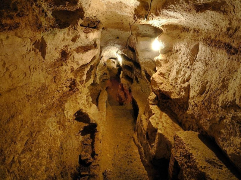 Catacomba di Villa S. Faustino. Scavo archeol Fedeli, Marcello; jpg; 2126 pixels; 1417 pixels Catacomba di Villa S. Faustino. Scavo archeol Fedeli, Marcello; jpg; 2126 pixels; 1417 pixels