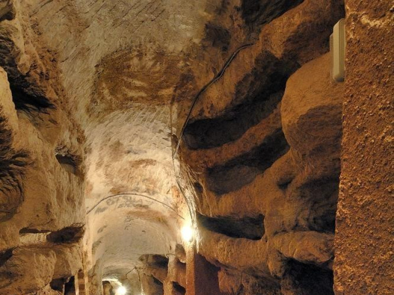 Catacomba di Villa S. Faustino. Scavo archeol Fedeli, Marcello; jpg; 1417 pixels; 2126 pixels Catacomba di Villa S. Faustino. Scavo archeol Fedeli, Marcello; jpg; 1417 pixels; 2126 pixels