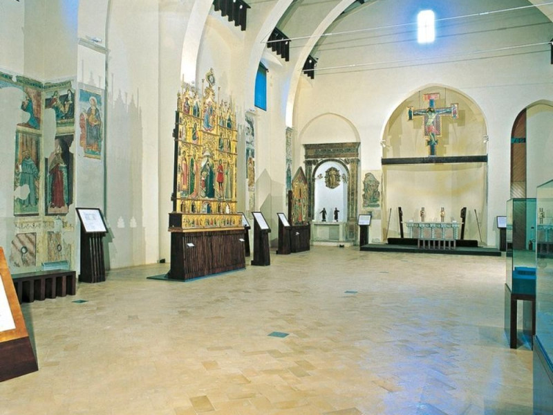 Allestimento interno jpg; 768 pixels; 609 pixels