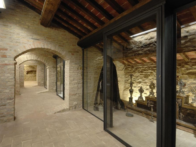 Museo della Madonna della Sbarra. Sala esposi Fedeli, Marcello; jpg; 2126 pixels; 1417 pixels