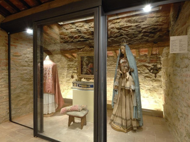 Museo della Madonna della Sbarra. Sala esposi Fedeli, Marcello; jpg; 2126 pixels; 1417 pixels