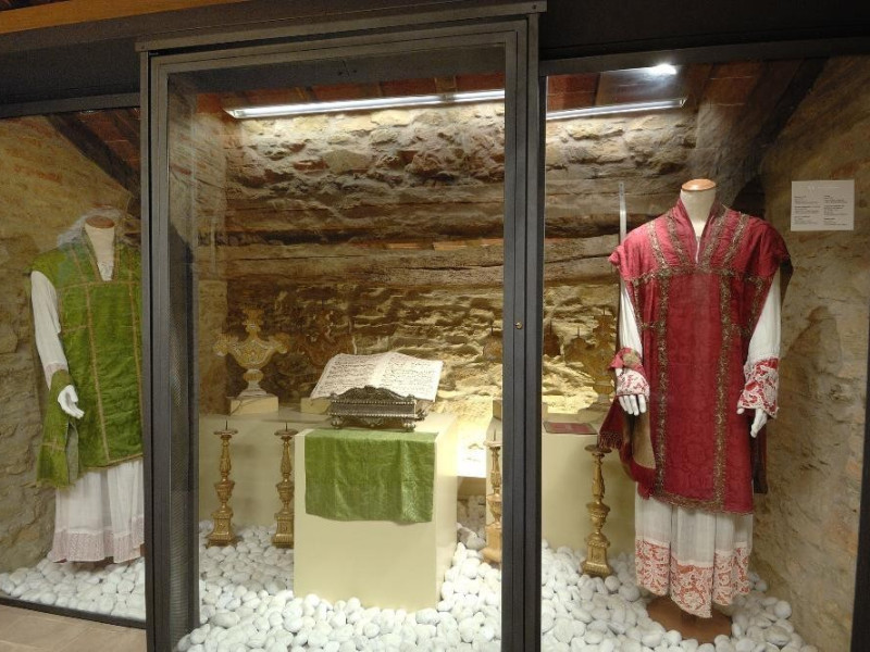 Museo della Madonna della Sbarra. Sala esposi Fedeli, Marcello; jpg; 2126 pixels; 1417 pixels