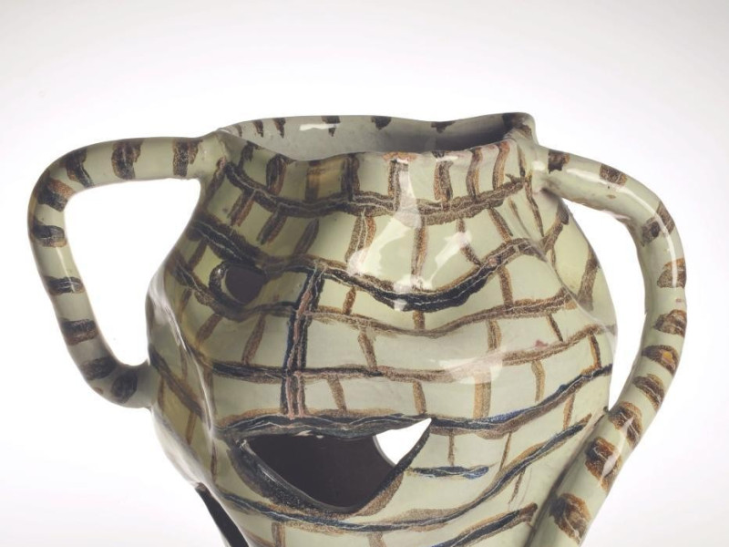 Vaso a trafori con manici zebrati jpg; 2359 pixels; 2530 pixels Vaso a trafori con manici zebrati jpg; 2359 pixels; 2530 pixels
