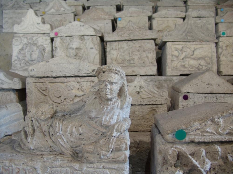 Necropoli del Palazzone e Ipogeo dei Volumni. Bovini, Mirko; jpg; 3264 pixels; 2448 pixels