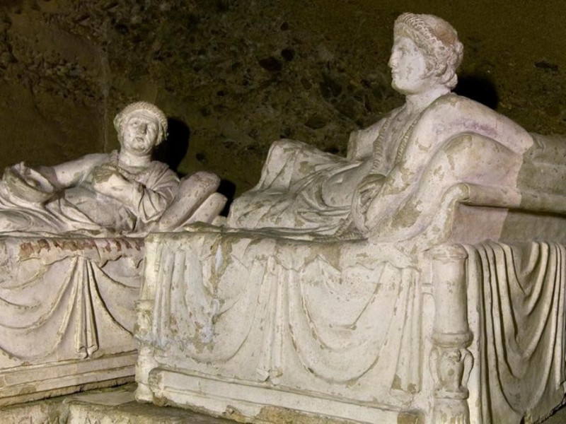 Necropoli del Palazzone e Ipogeo dei Volumni. jpg; 768 pixels; 512 pixels