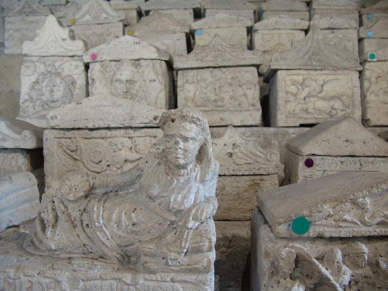 Necropoli del Palazzone e Ipogeo dei Volumni. Bovini, Mirko; jpg; 3264 pixels; 2448 pixels