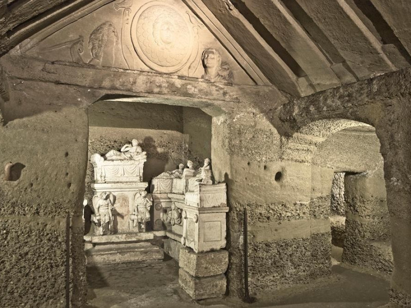 Necropoli del Palazzone e Ipogeo dei Volumni. Bovini, Mirko; jpg; 1000 pixels; 667 pixels