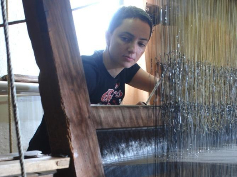 Laboratorio di tessitura artistica a mano "Gi ; jpg; 622 pixels; 929 pixels