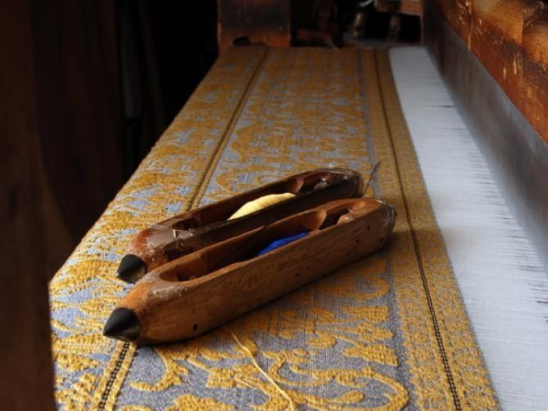 Laboratorio di tessitura artistica a mano "Gi Bellu, Sandro; jpg; 622 pixels; 929 pixels