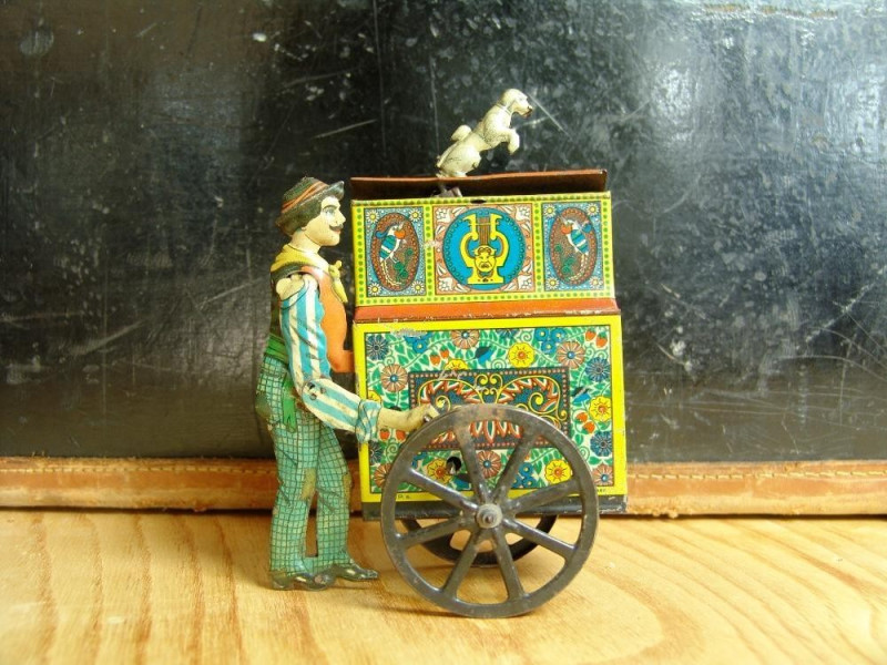 Museo del Gioco e del Giocattolo. Esposizione jpg; 2048 pixels; 1536 pixels