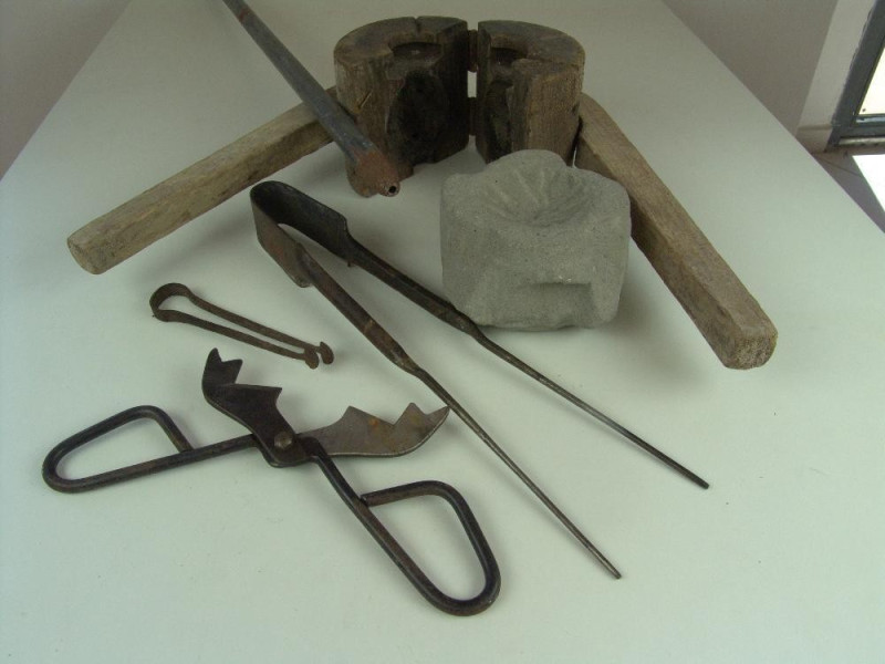 Museo del Vetro. Arnesi di lavoro. jpg; 3264 pixels; 2448 pixels Museo del Vetro. Arnesi di lavoro. jpg; 3264 pixels; 2448 pixels