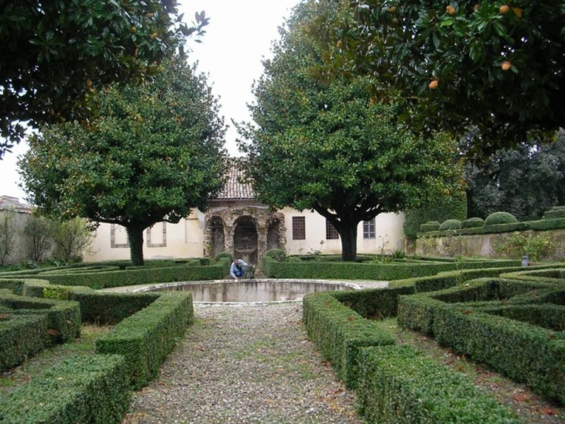 Castello Bufalini. Veduta del giardino sud-or Parco Tecnologico 3A-Progetto Ville e Giardini Regione Umbria; jpg; 768 pixels; 576 pixels Castello Bufalini. Veduta del giardino sud-or Parco Tecnologico 3A-Progetto Ville e Giardini Regione Umbria; jpg; 768 pixels; 576 pixels