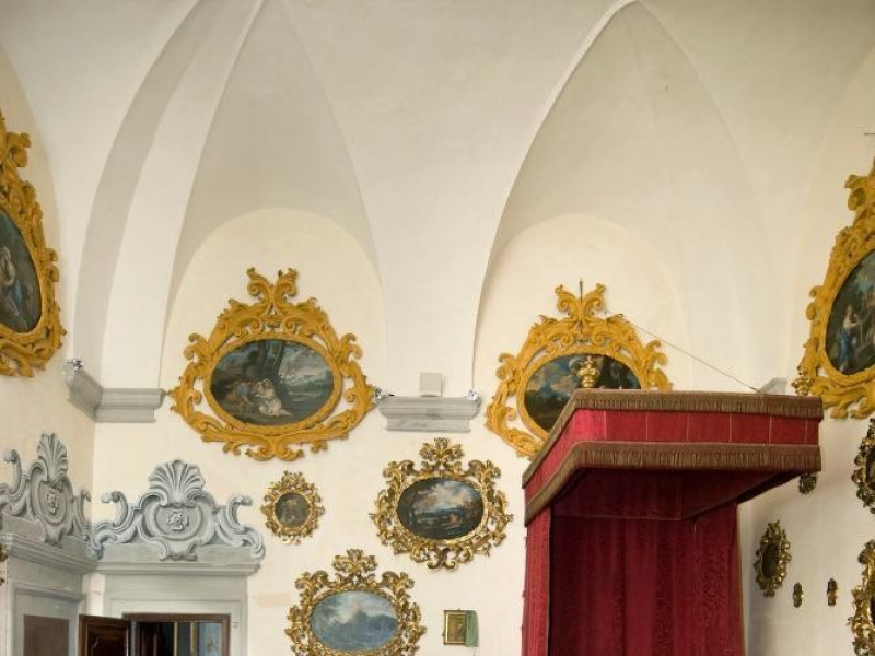 Castello Bufalini. Interno. Stanza da letto d ; jpg; 1296 pixels; 1936 pixels Castello Bufalini. Interno. Stanza da letto d ; jpg; 1296 pixels; 1936 pixels