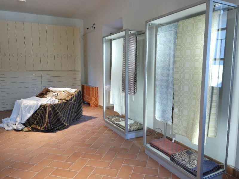Museo della canapa. Sala espositiva. jpg; 2126 pixels; 1417 pixels Museo della canapa. Sala espositiva. jpg; 2126 pixels; 1417 pixels