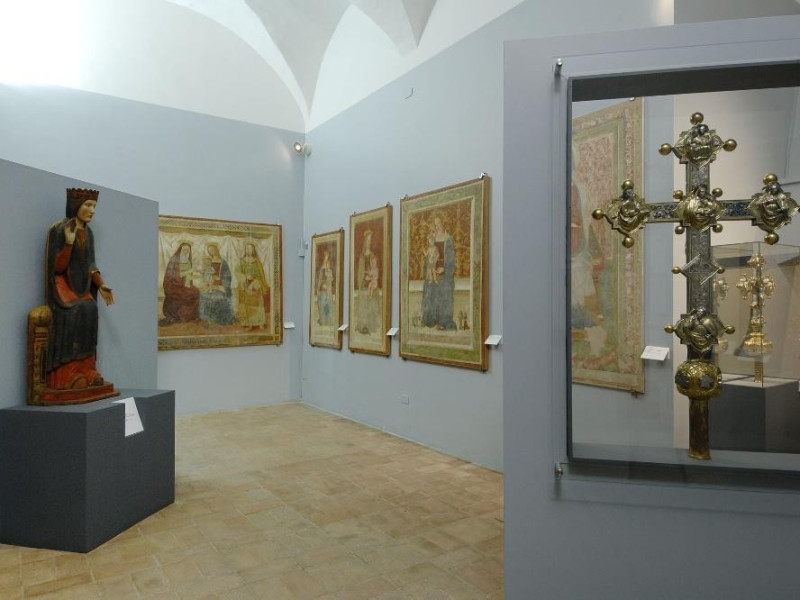 Pinacoteca civica. Sala espositiva. Fedeli, Marcello; jpg; 2126 pixels; 1417 pixels Pinacoteca civica. Sala espositiva. Fedeli, Marcello; jpg; 2126 pixels; 1417 pixels