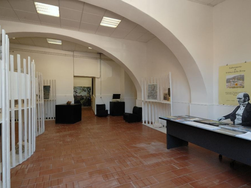 Laboratorio di scienze della terra - Collezio jpg; 2126 pixels; 1417 pixels Laboratorio di scienze della terra - Collezio jpg; 2126 pixels; 1417 pixels