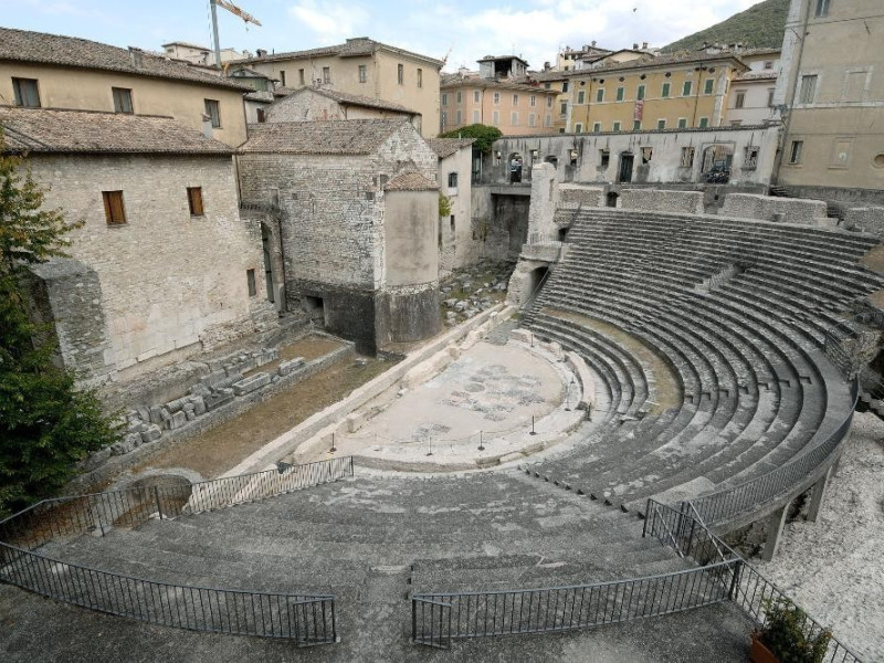 Museo Archeologico Nazionale. Anfiteatro roma jpg; 2126 pixels; 1417 pixels Museo Archeologico Nazionale. Anfiteatro roma jpg; 2126 pixels; 1417 pixels