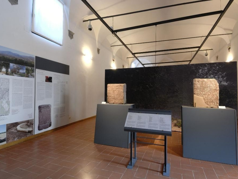 Museo Archeologico Nazionale e teatro romano. jpg; 2126 pixels; 1417 pixels Museo Archeologico Nazionale e teatro romano. jpg; 2126 pixels; 1417 pixels