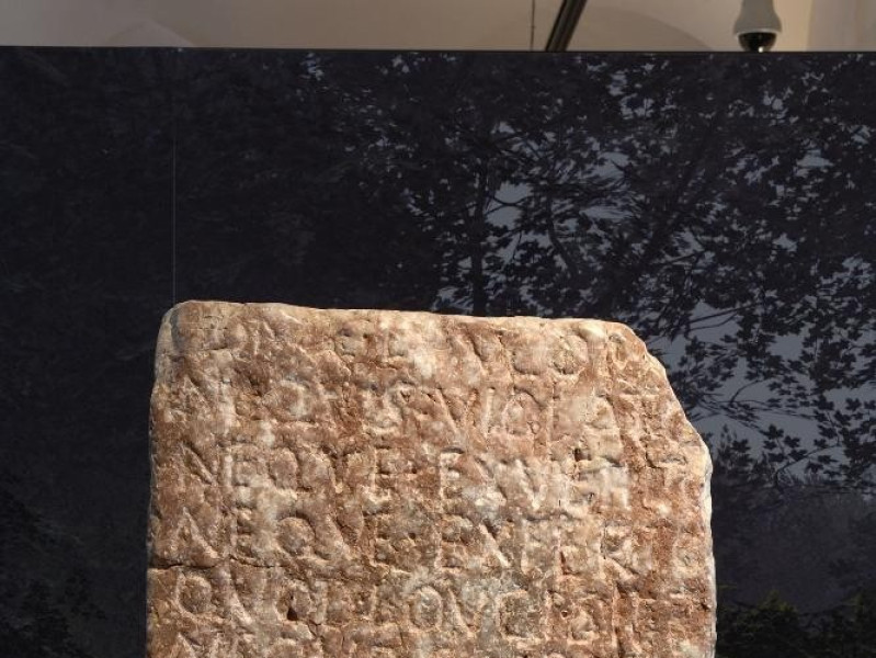 Museo Archeologico Nazionale e teatro romano. jpg; 1417 pixels; 2126 pixels Museo Archeologico Nazionale e teatro romano. jpg; 1417 pixels; 2126 pixels