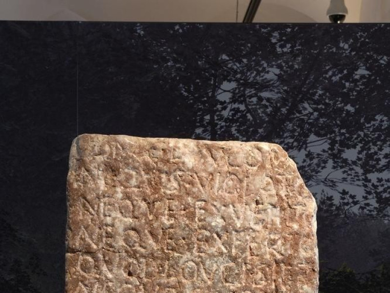 Museo Archeologico Nazionale e teatro romano. jpg; 1417 pixels; 2126 pixels Museo Archeologico Nazionale e teatro romano. jpg; 1417 pixels; 2126 pixels