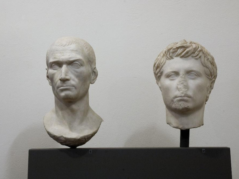 Museo Archeologico Nazionale e teatro romano. jpg; 2126 pixels; 1417 pixels Museo Archeologico Nazionale e teatro romano. jpg; 2126 pixels; 1417 pixels