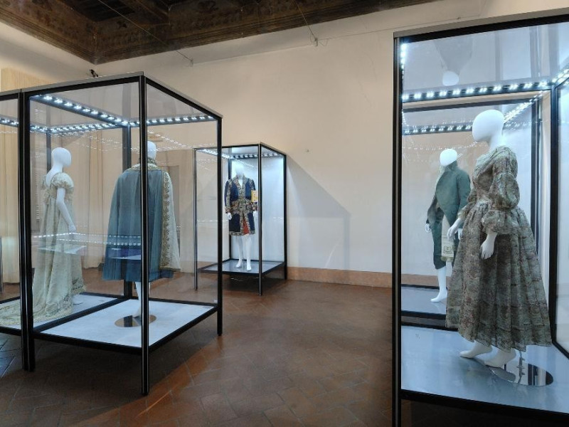 Museo del tessile e del costume antico. Espos jpg; 2126 pixels; 1417 pixels