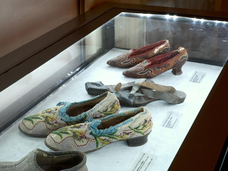 Museo del tessile e del costume antico. Espos jpg; 2126 pixels; 1417 pixels