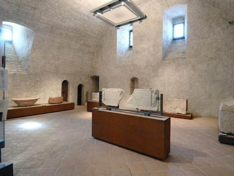 Museo Nazionale del Ducato di Spoleto. Sala 1 ; jpg; 2126 pixels; 1417 pixels Museo Nazionale del Ducato di Spoleto. Sala 1 ; jpg; 2126 pixels; 1417 pixels