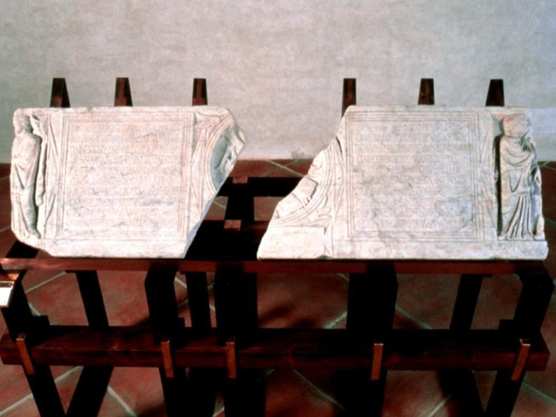 Museo Nazionale del Ducato di Spoleto. Fronte Archivio fotografico BAPPSAE dell'Umbria/ Bellu, Sandro; jpg; 721 pixels; 576 pixels Museo Nazionale del Ducato di Spoleto. Fronte Archivio fotografico BAPPSAE dell'Umbria/ Bellu, Sandro; jpg; 721 pixels; 576 pixels