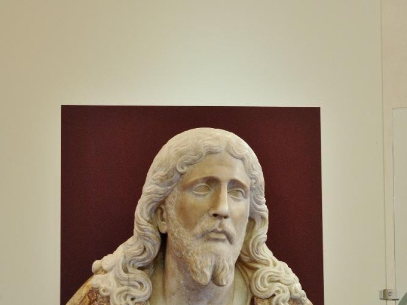 Complesso delle Lucrezie e Lapidarium. Gesù C jpg; 1417 pixels; 2126 pixels