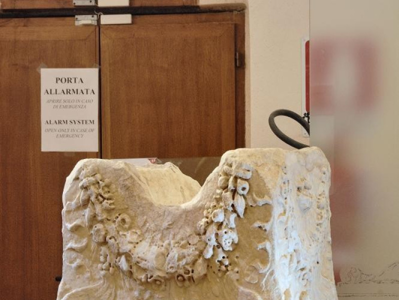 Complesso delle Lucrezie e Lapidarium. Arte r jpg; 1417 pixels; 2126 pixels