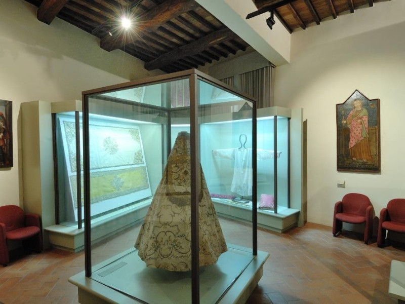 Museo archeologico e Pinacoteca comunale. Sal jpg; 2126 pixels; 1417 pixels Museo archeologico e Pinacoteca comunale. Sal jpg; 2126 pixels; 1417 pixels