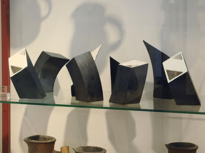 Collezione Nino Caruso. Vasi. jpg; 2126 pixels; 1417 pixels Collezione Nino Caruso. Vasi. jpg; 2126 pixels; 1417 pixels