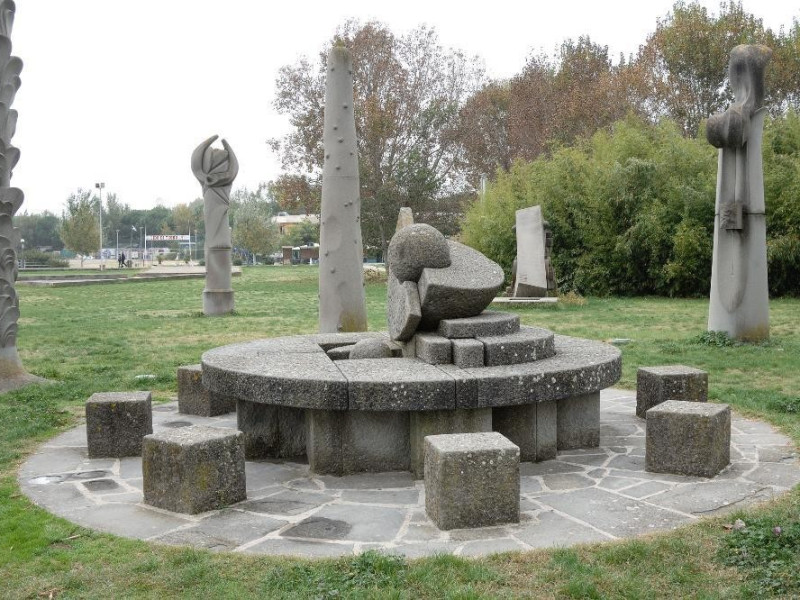 Museo all'aperto Campo del Sole. Pietro Casce jpg; 2126 pixels; 1417 pixels Museo all'aperto Campo del Sole. Pietro Casce jpg; 2126 pixels; 1417 pixels