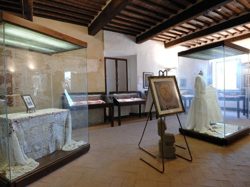 Museo del Merletto. Interno. ; jpg; 2126 pixels; 1417 pixels Museo del Merletto. Interno. ; jpg; 2126 pixels; 1417 pixels