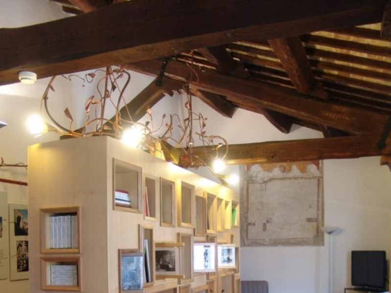 La casa dei racconti. Sala espositiva.  Bovini, Mirko; jpg; 576 pixels; 768 pixels