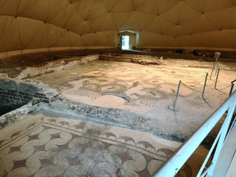 Mosaico di Villa S. Anna. Interno, (III sec.  jpg; 2126 pixels; 1417 pixels Mosaico di Villa S. Anna. Interno, (III sec.  jpg; 2126 pixels; 1417 pixels